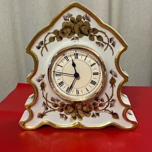 VTG BERTHA PEYTON porcelain hand painted Watch